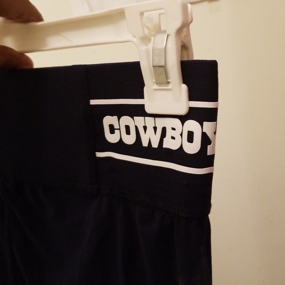 Tight - Picture 3 of 4